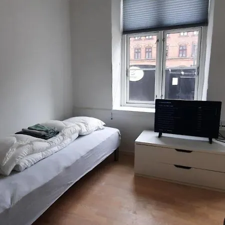 Private In A Shared Rum i privatbostad